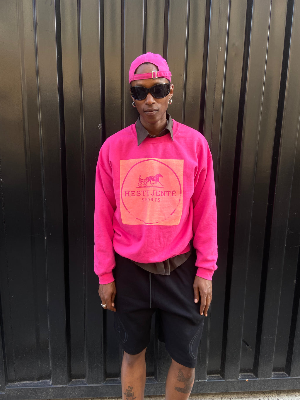 MAGENTA DERBY VICTORY BOXY CREWNECK